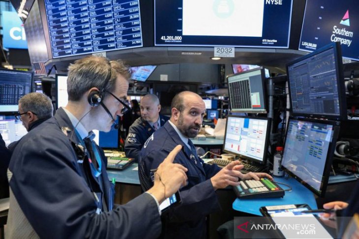 Wall Street dilanda aksi jual akibat kekhawatiran virus korona meningkat