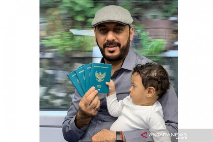Pendakwah kelahiran Madinah Syekh Ali Jaber bangga saat sah jadi WNI