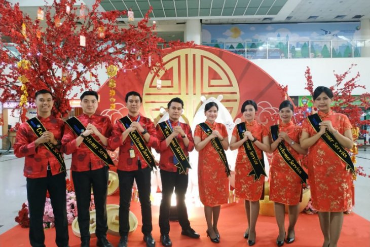 Meriahkan Imlek Bandara Kualanamu dipasangi pernak-pernik cantik