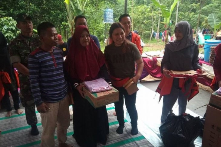 Relawan asal Jakarta bangun rumah singgah untuk korban banjir Lebak