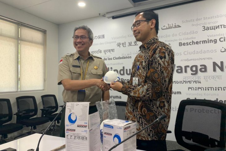 10 ribu masker disalurkan untuk WNI di China