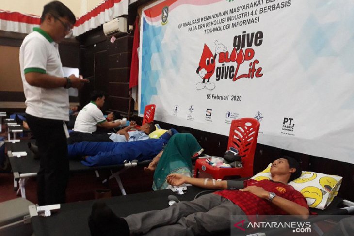 Karyawan Harita Nickel Division donor darah peringati Bulan K3 nasional