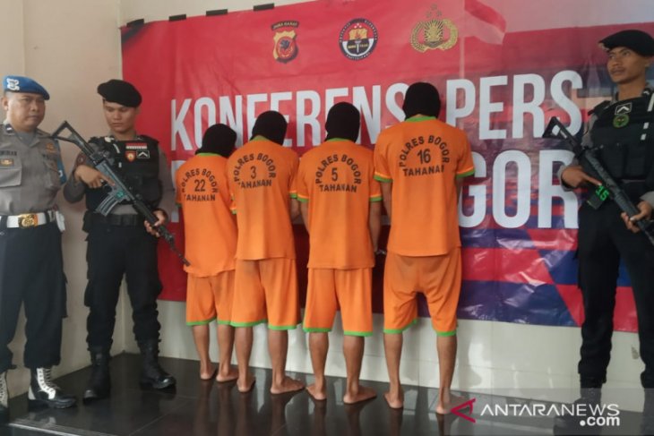 Pemuda 26 tahun bos tambang emas ilegal di Bogor ditangkap polisi