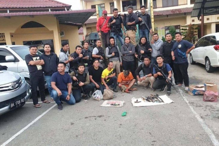 Hendak tusuk petugas, pelaku pembunuhan ditembak di Aceh Timur