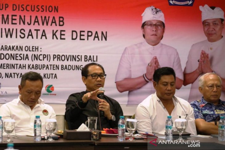 Pemkab Badung bersinergi dengan pelaku pariwisata cari solusi corona