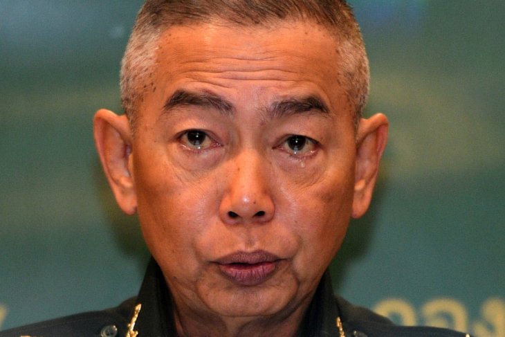 Seorang pria tega menembak mantan istrinya di sebuah mal