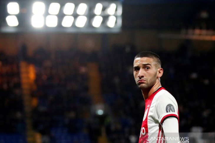 Penyerang sayap Ajax Hakim Ziyech merapat ke Chelsea