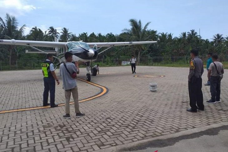 Polisi pantau latihan terbang di Bandara Smart Semelagi Kecil