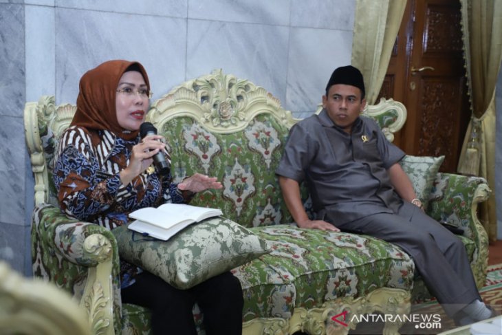 Bupati Serang terima puluhan honorer yang minta kejelasan status