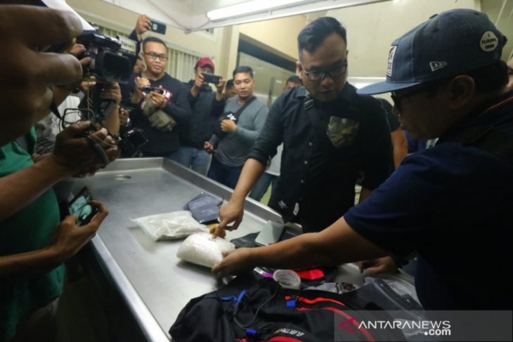 Polisi tembak mati bandar narkoba di Surabaya