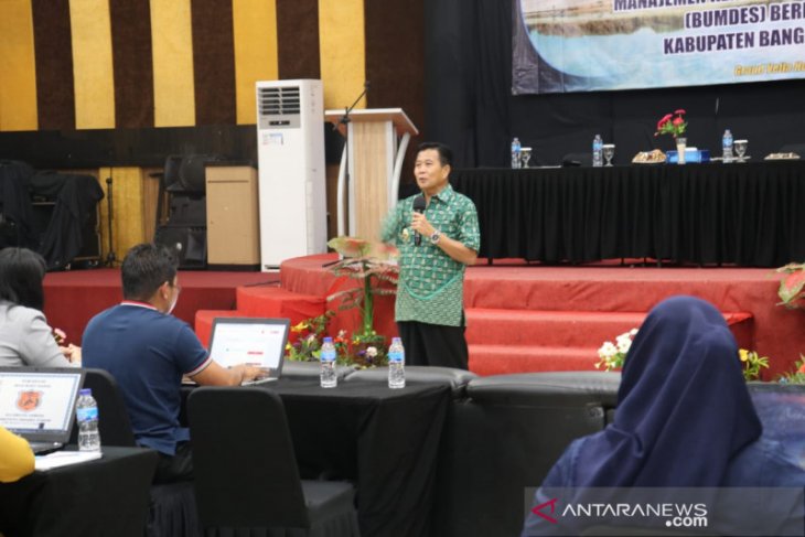 Bupati Bangka Tengah minta Bumdes mampu jadi penggerak perekonomian
