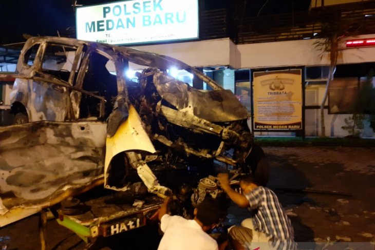 Kecelakaan tunggal di Padang Bulan, pengemudi tewas terpanggang di dalam mobil