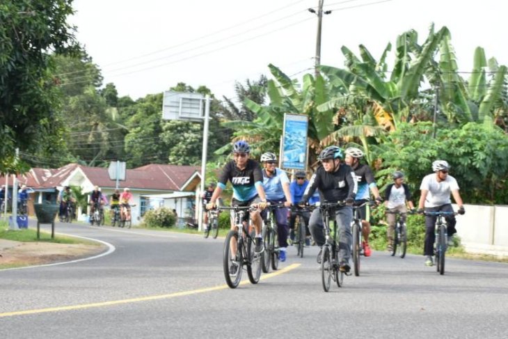 Gubernur Natak Kampung di Belitung