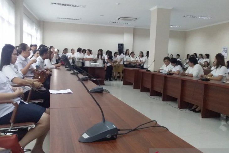 Puluhan guru honor sampaikan aspirasi soal pengangkatan CPNS