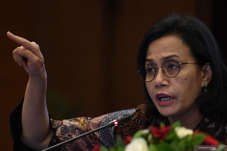 Kemarin dari status Indonesia naik kelas hingga truk kelebihan muatan