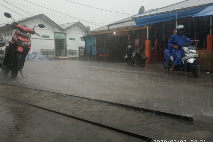 Empat kabupaten di Papua Barat diguyur hujan lebat
