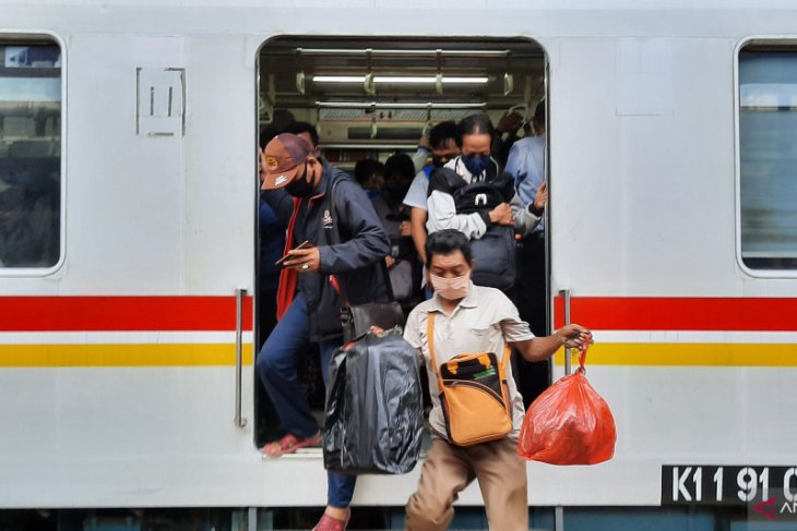 COVID-19: Jakarta Governor seeks suspension of commuter lines