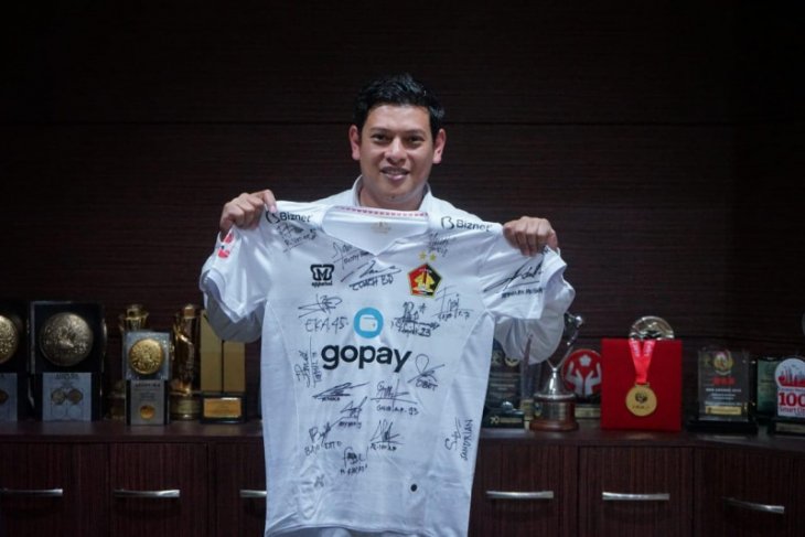 Wali Kota Kediri lelang jersey koleksinya untuk bantu penanganan COVID-19