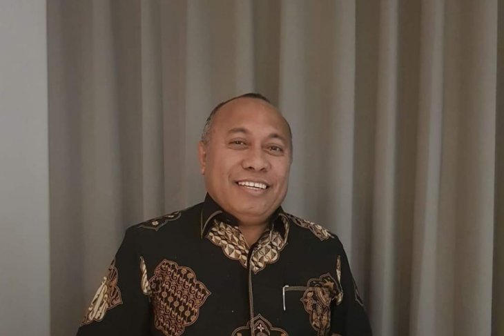 Piterson Rangkoratat Demosi dari jabatan Sekda Kepulauan Tanimbar