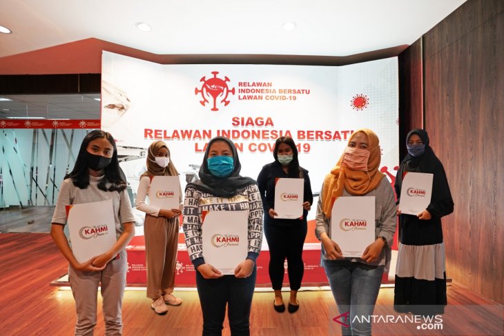 Relawan Indonesia Bersatu beri beasiswa mahasiswa terdampak COVID-19