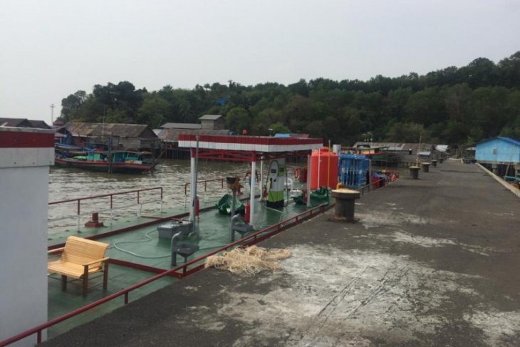 Pertamina distribusikan perdana 20 KL BBM PSO melalui SPBU 3T di Pulau Maya