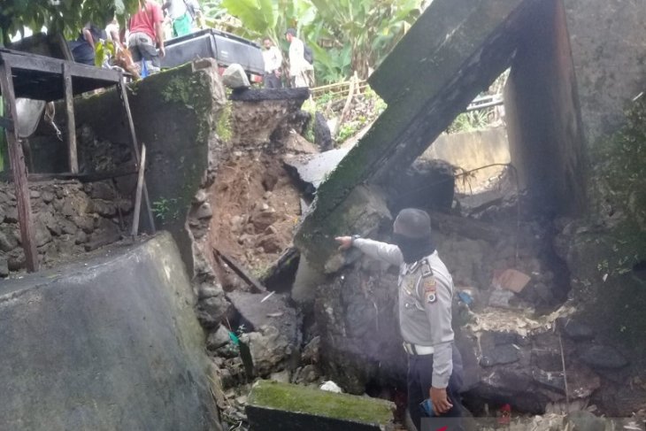 Dinas PUPR Maluku – BPJN XVI diminta perbaiki infrastruktur dasar rusak
