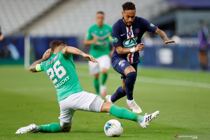 Gol tunggal Neymar bawa PSG rebut Piala Prancis usai kalahkan Saint-Etienne