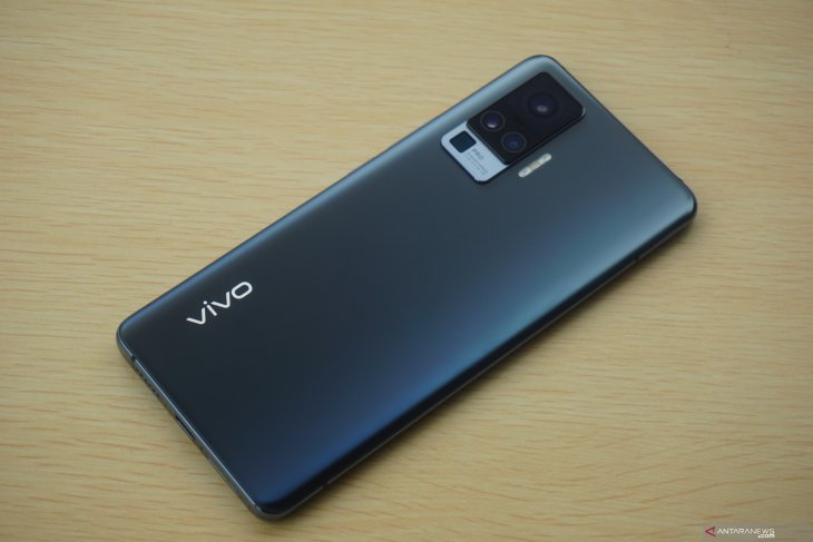 Vivo X50 Pro, ponsel gimbal dengan konfigurasi lensa solid
