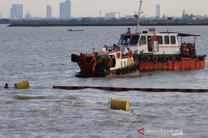 Kapal kargo MV Mentari Crystal tenggelam di Teluk Lamong Surabaya