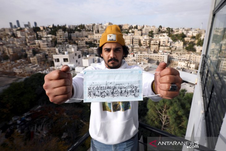 Kampanye mengenakan masker dengan sketsa lanskap Kota Amman