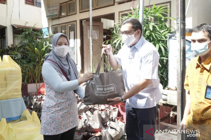 BNI salurkan bantuan untuk korban bencana di Sulawesi Utara dan Jawa Barat