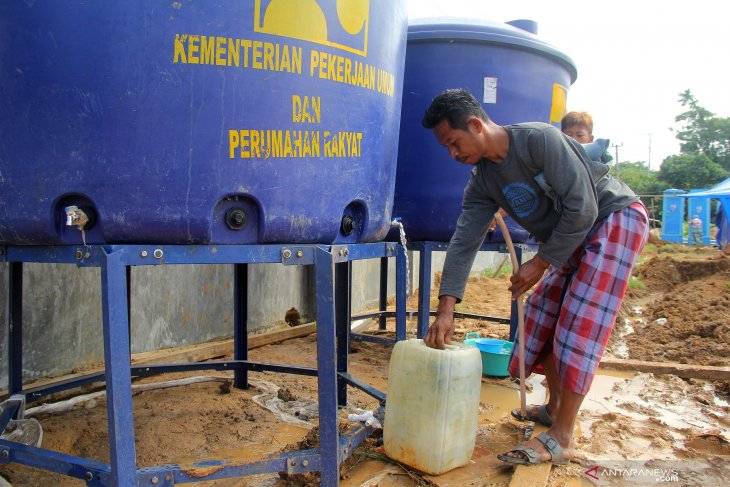 Ketersediaan air bersih bagi pengungsi korban gempa bumi di Sulawesi Barat