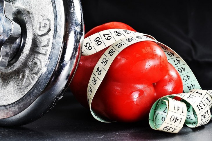 Menghitung kalori demi turunkan berat badan sesuai gender & usia
