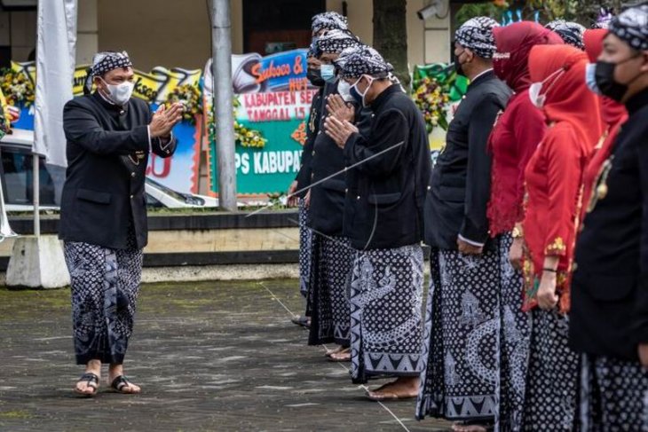 Busana gagrak semarangan