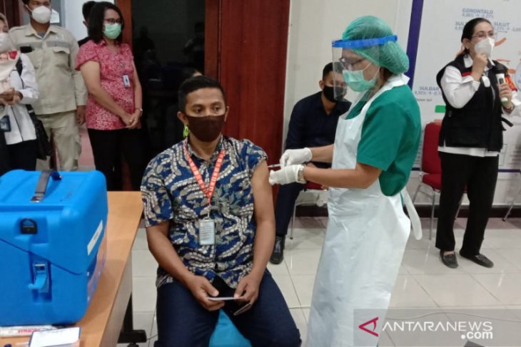 105 karyawan BI Maluku jalani vaksinasi COVID-19