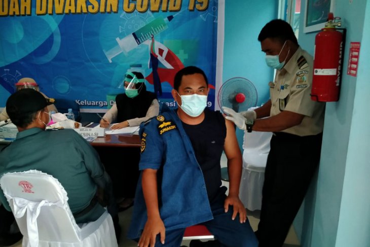 KSOP dan PT Pelni Cabang Ternate laksanakan vaksinasi COVID-19