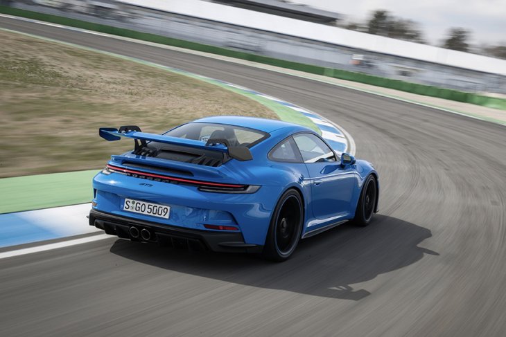 Porsche 911 GT3 lebih garang dengan mesin baru 1
