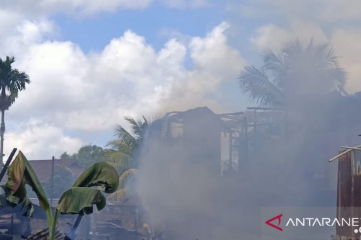 Enam rumah di kota Sorong Papua Barat terbakar