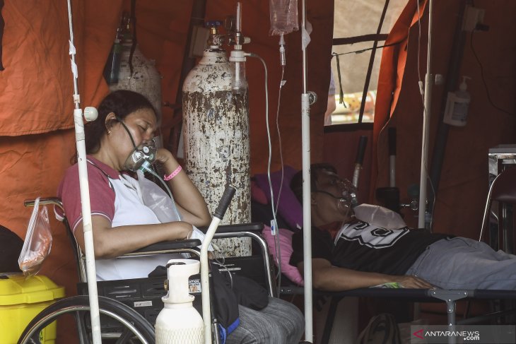 Tenda darurat untuk perawatan pasien COVID-19 di RSUD Bekasi