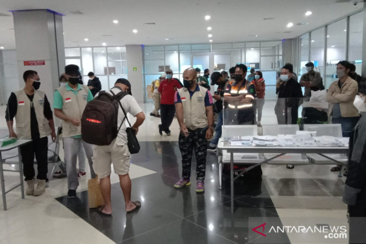 Puluhan penumpang tiba di Bandara kota Sorong tanpa dokumen lengkap