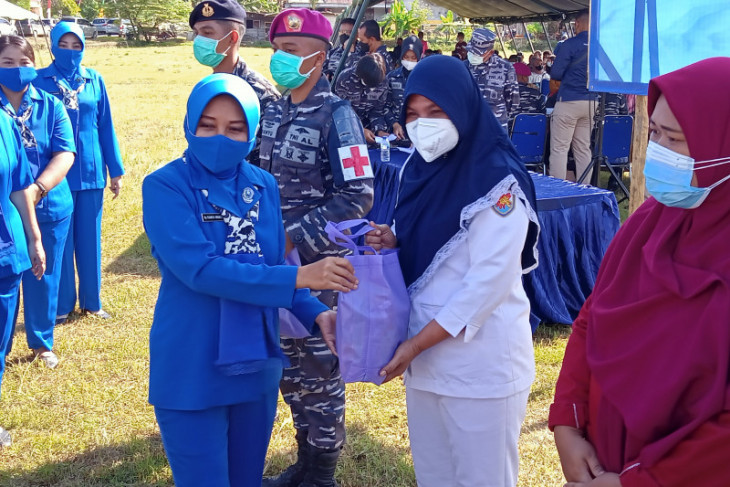 Jalasenastri Armada III bantu tenaga kesehatan