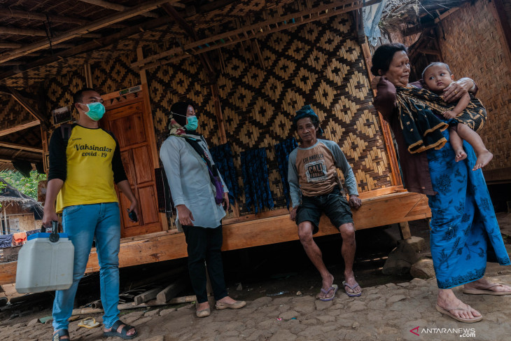 Upaya persuasif petugas saat vaksinasi COVID-19 bagi warga Suku Baduy