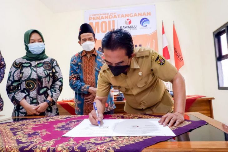 Pemkot dan Bawaslu Kota Kediri MoU sukseskan Pemilu 2024