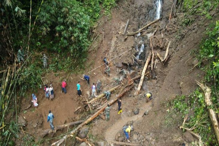 Tanah longsor di Kabupaten Pekalongan