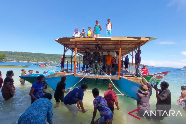 Yayasan Anak Air kembangkan cafe apung Perahu tradisional di kabupaten Manokwari