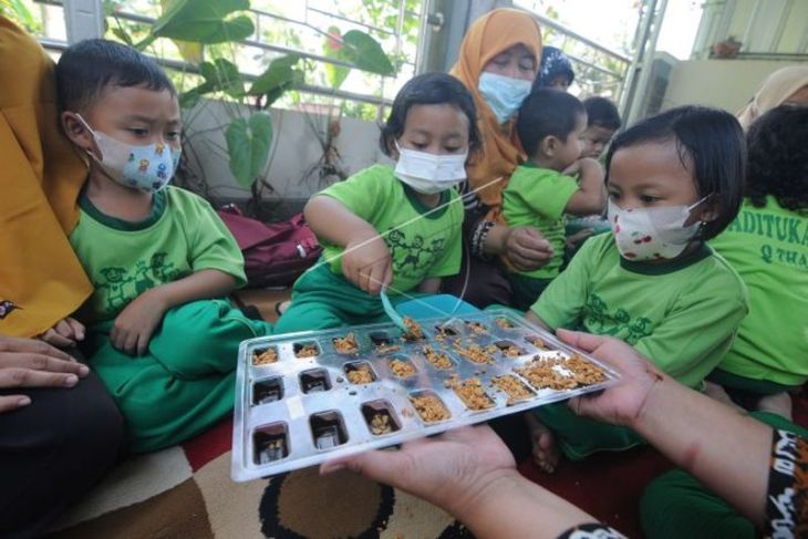 Wisata edukasi pembuatan coklat tempe