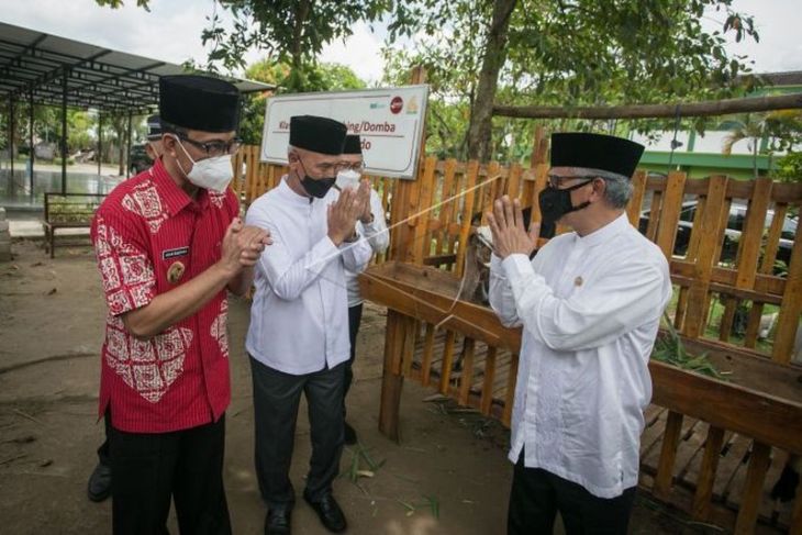 Peresmian unit usaha ternak