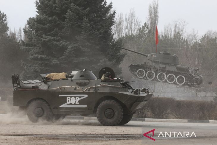 Tembakan artileri hantam kamp militer Rusia