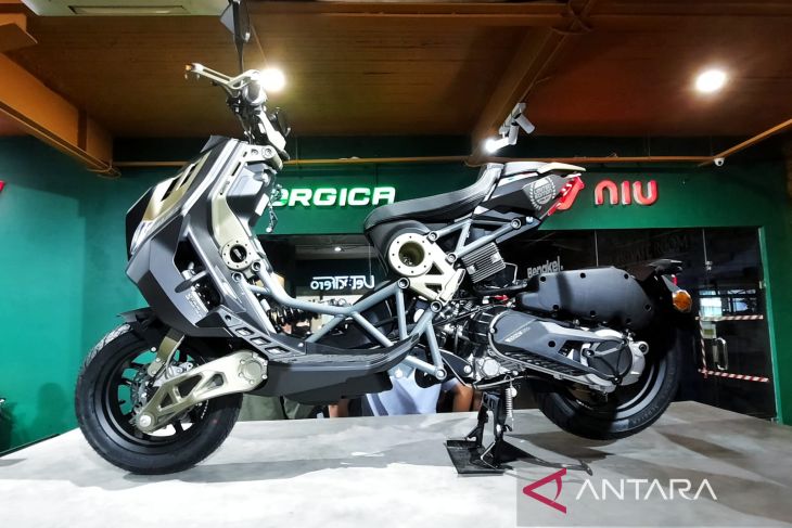 Italjet serahkan Dragster Limited Edition kepada konsumen pertama 3