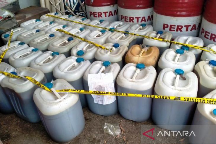 Polisi Tangkap Dua Penimbun Bbm Solar Subsidi Di Nagan Raya Antara